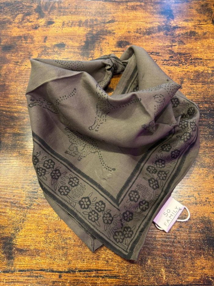 Foulard LEO CHARBON 50cm