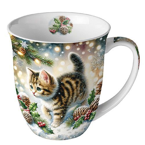 MUG CUT CAT IN THE SNOW