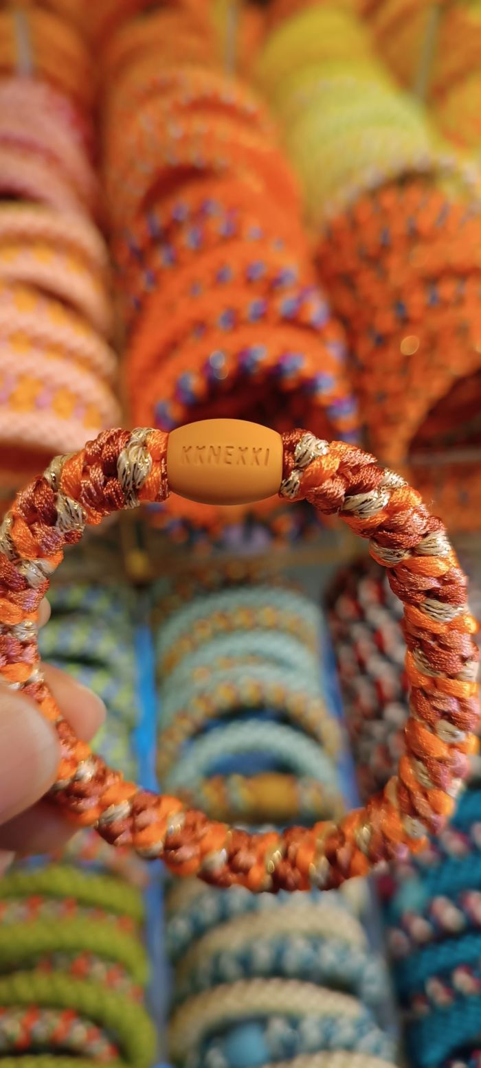 Kknekki Mélange de paillettes neon pomerante