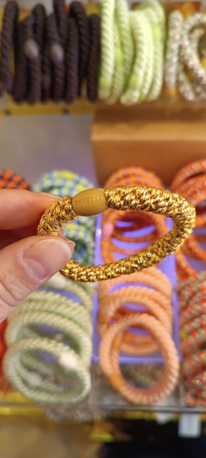 Kknekki Metalic gold