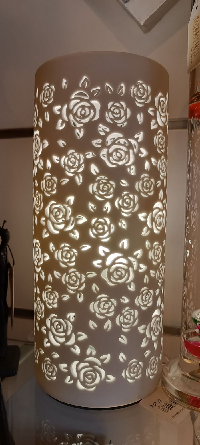 LAMPE PORCELAINE ROSES