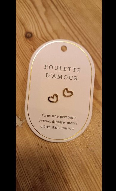 BOUCLE D OREILLE MESSAGE POULE D AMOUR